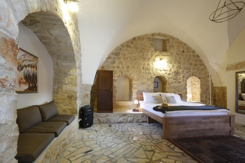 Avney Hahoshen Hotel Сафед Екстериор снимка