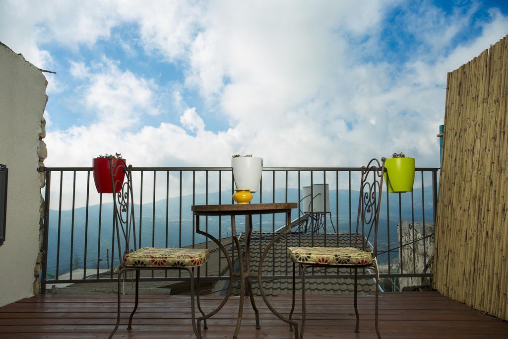 Avney Hahoshen Hotel Сафед Екстериор снимка