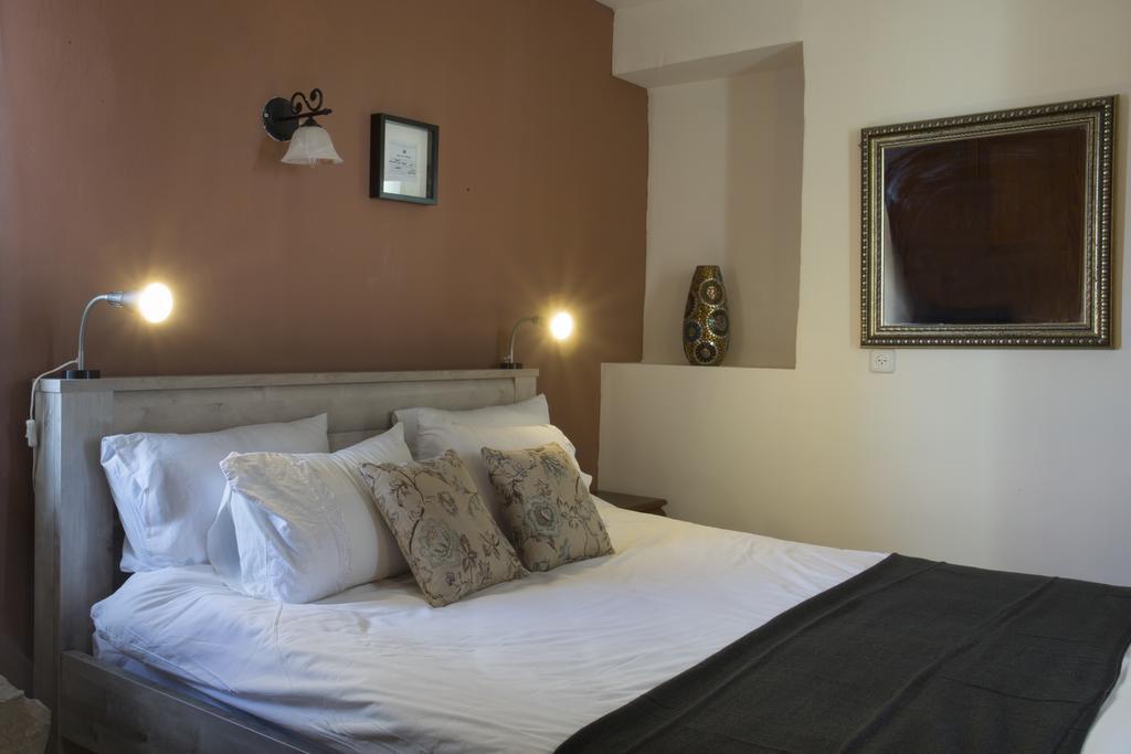 Avney Hahoshen Hotel Сафед Екстериор снимка